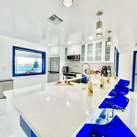 Artistic Decor Scenic Views Saltwater Heated Pool Villa Cape Coral Exterior photo
