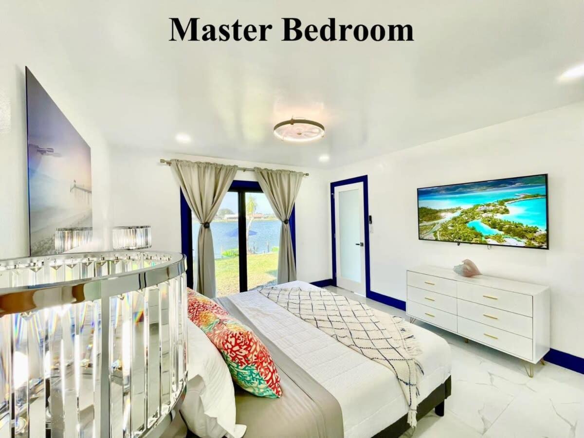Holiday home Artistic Decor Scenic Views Saltwater Heated Pool