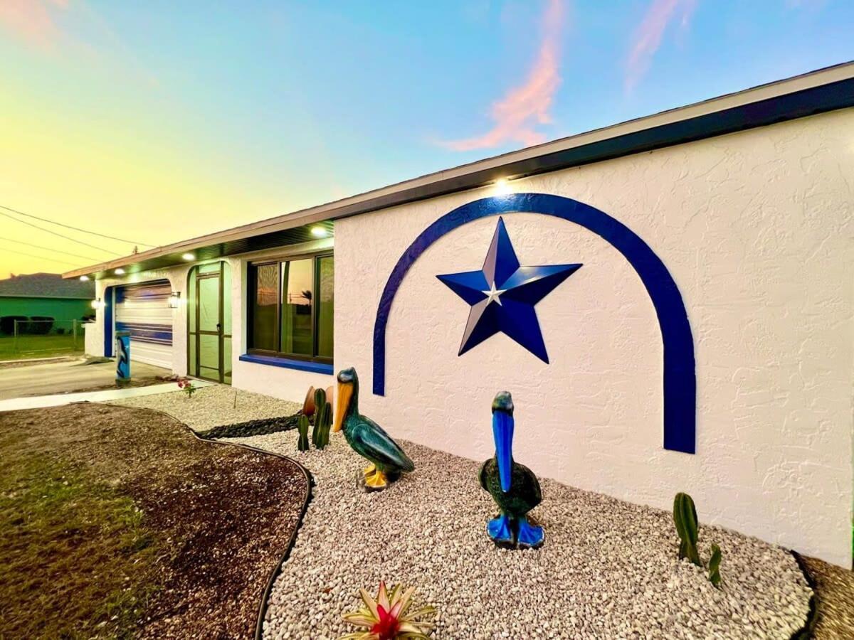 Artistic Decor Scenic Views Saltwater Heated Pool Holiday home Cape Coral
