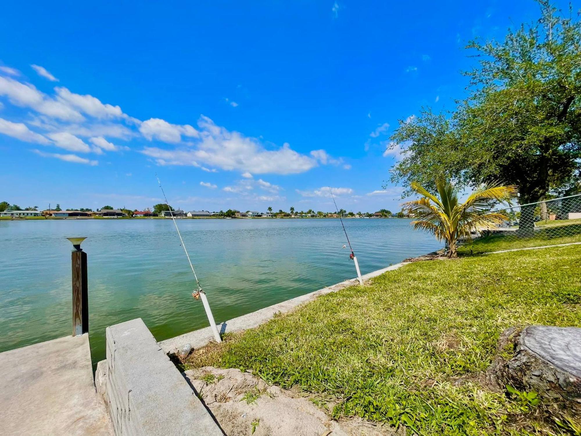 Artistic Decor Scenic Views Saltwater Heated Pool * Cape Coral