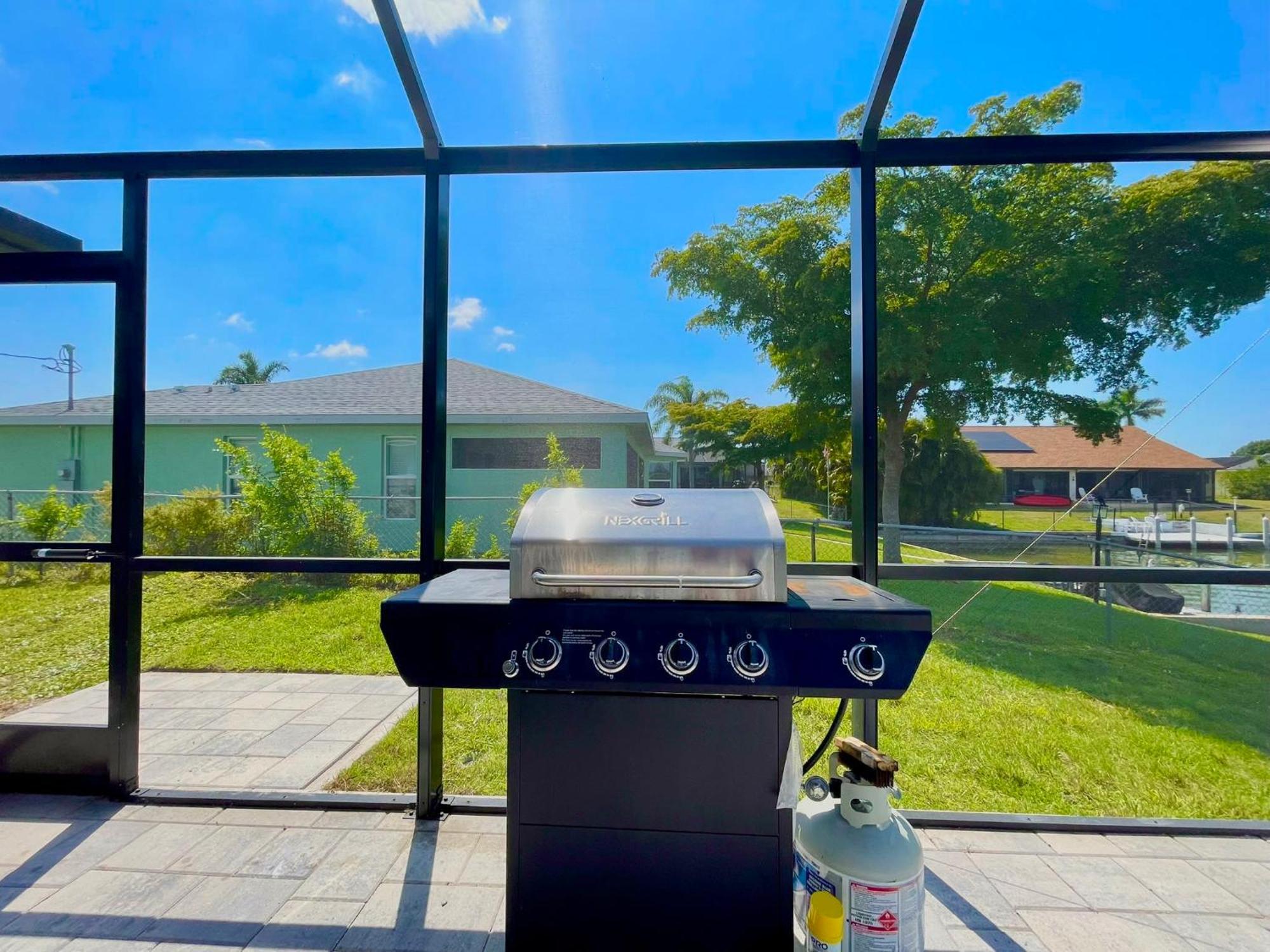 Artistic Decor Scenic Views Saltwater Heated Pool *