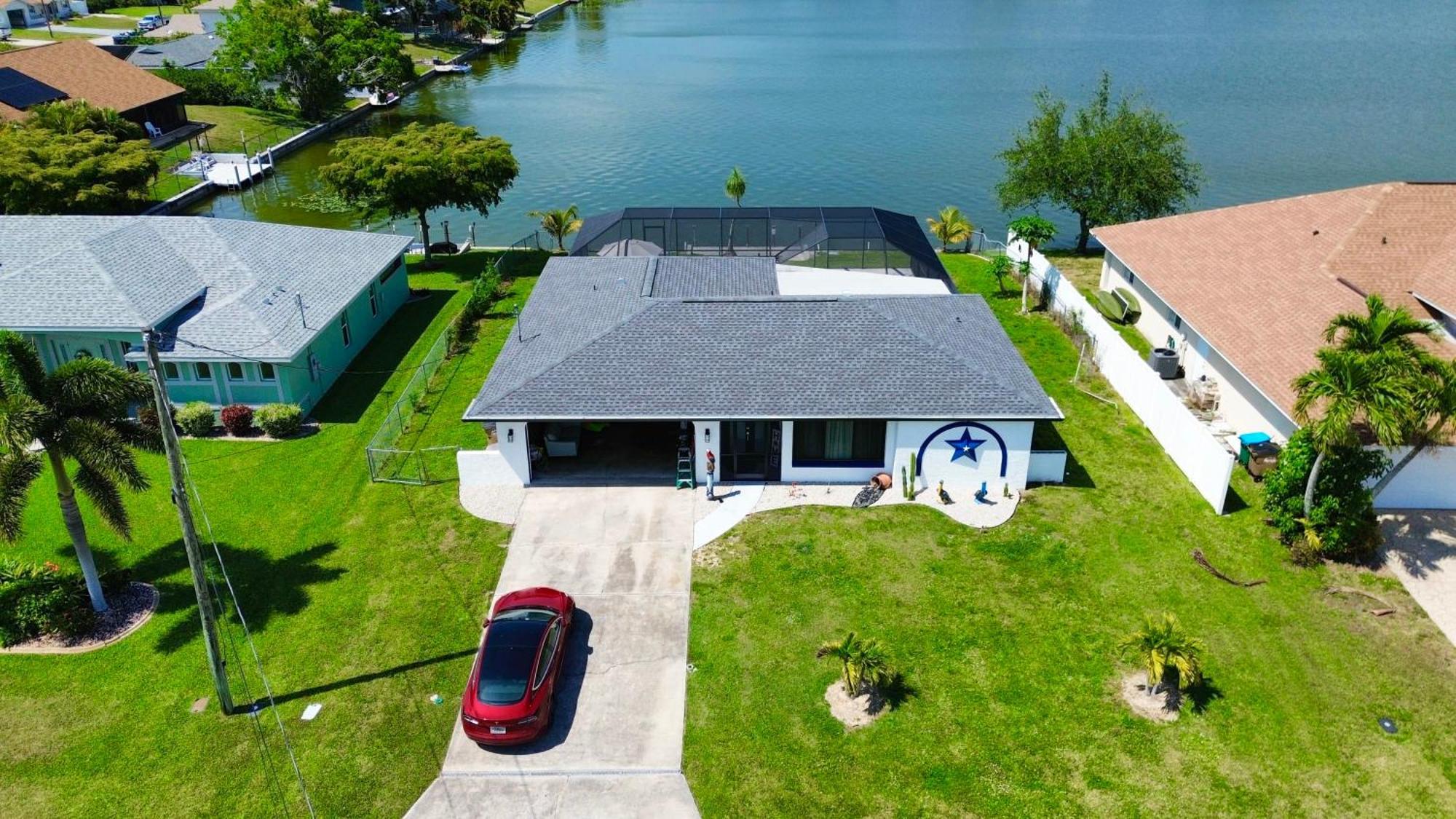 Artistic Decor Scenic Views Saltwater Heated Pool Holiday home *