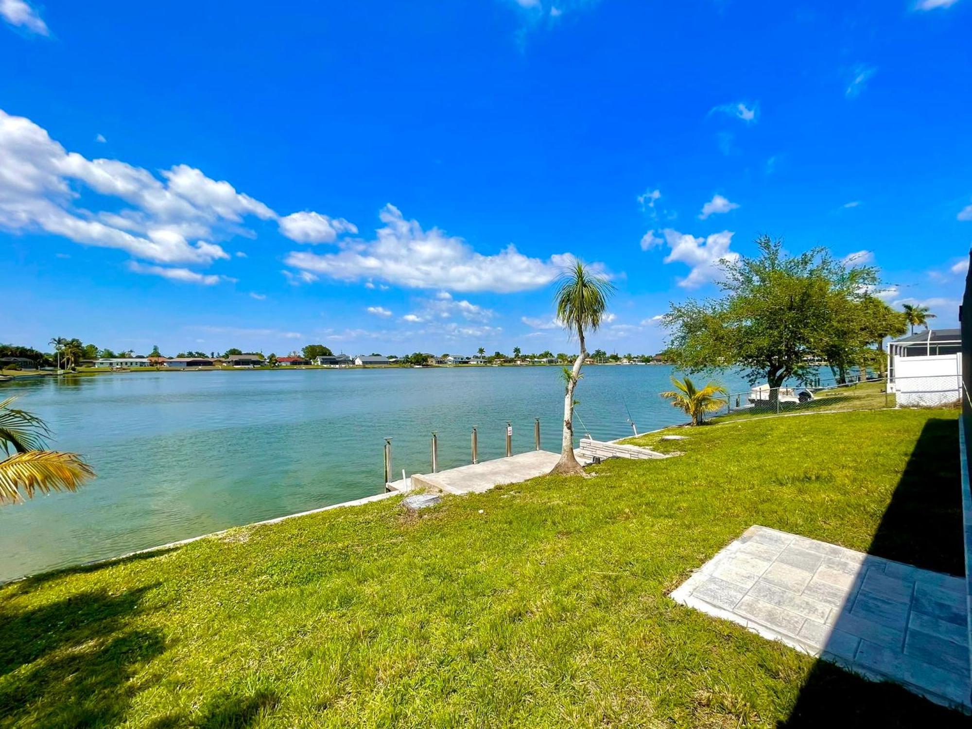 Holiday home Artistic Decor Scenic Views Saltwater Heated Pool *